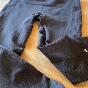 EUC lululemon Grey Pant/Leggings, Size 6